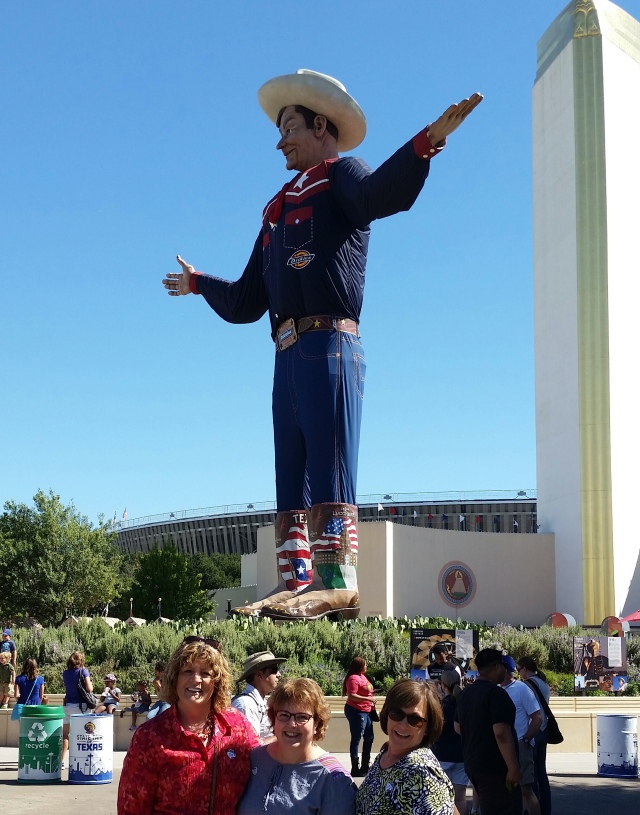 The girls and Big Tex