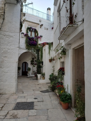 Cisternino beautify alley